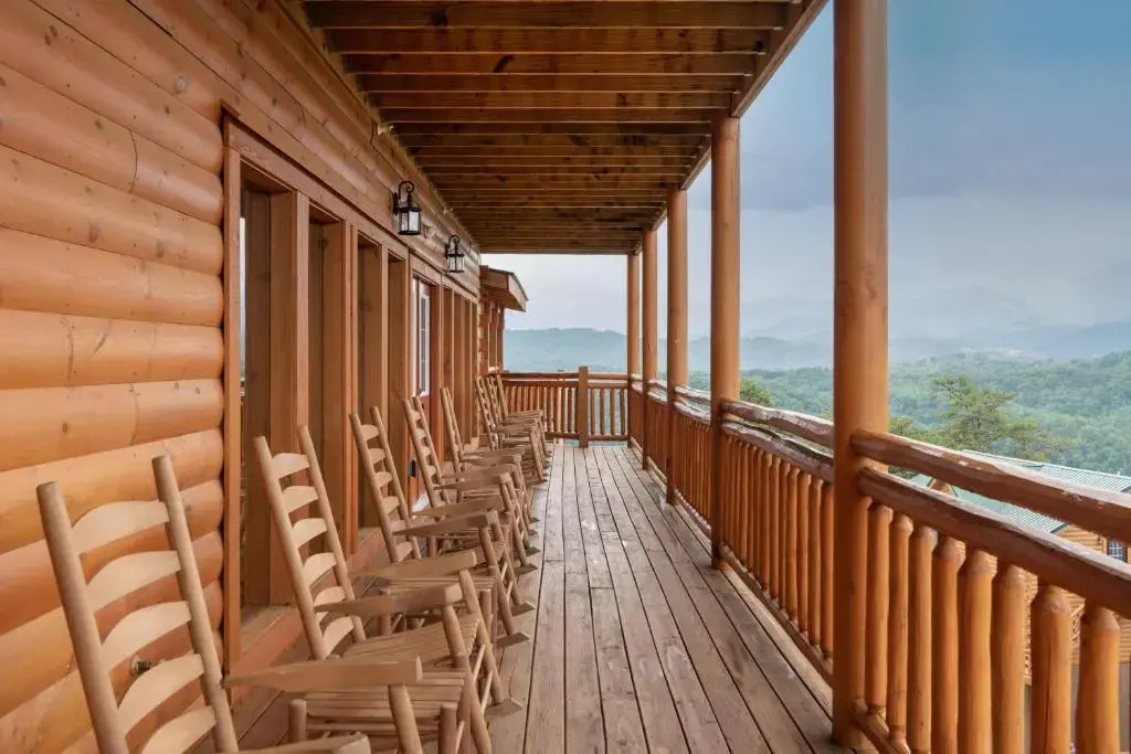 Sugarland by Avantstay Sleeps 28! Home Theatre! Two Hot Tubs! Indoor Pool! Incredible Views!
