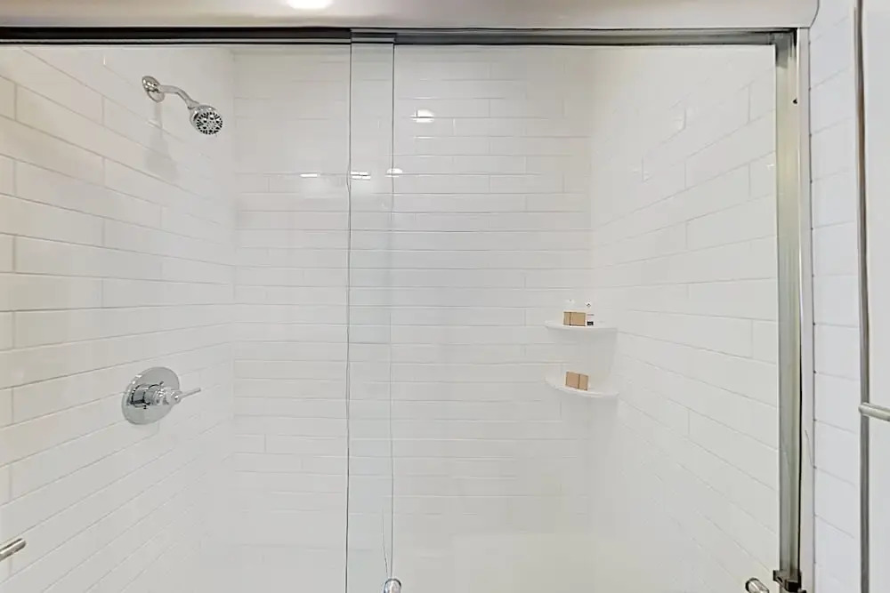 New Listing! Lavish All-season Escape W/ Hot Tub 3 Bedroom Condo