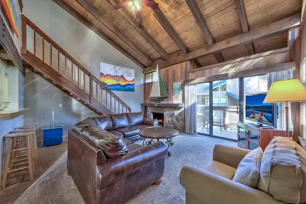 SLT Home Private Beach, Pool & Heavenly Ski Resort 2 Bedrooms 1.5 Bath