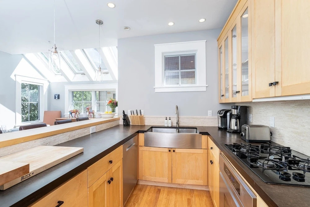 East Side Hideaway 3 Bedroom Condo by RedAwning