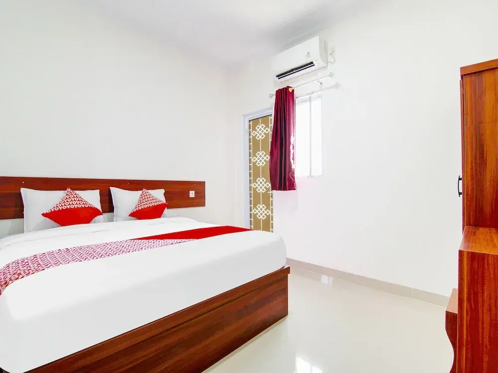 RedDoorz near Terminal Roro Bandar Sri Junjungan