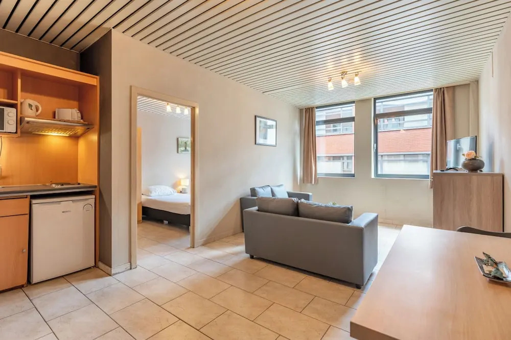 Room-one Bedroom Apartment Near North S