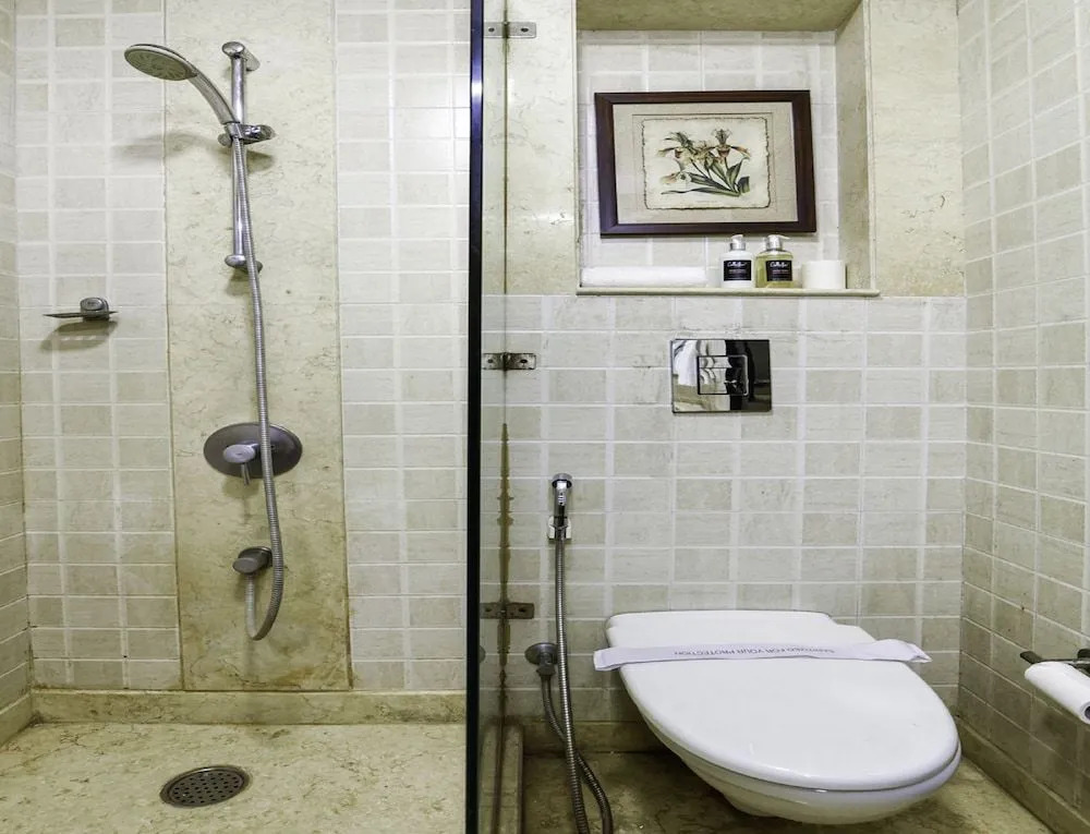 Collection O 39440 Alreef  Residency