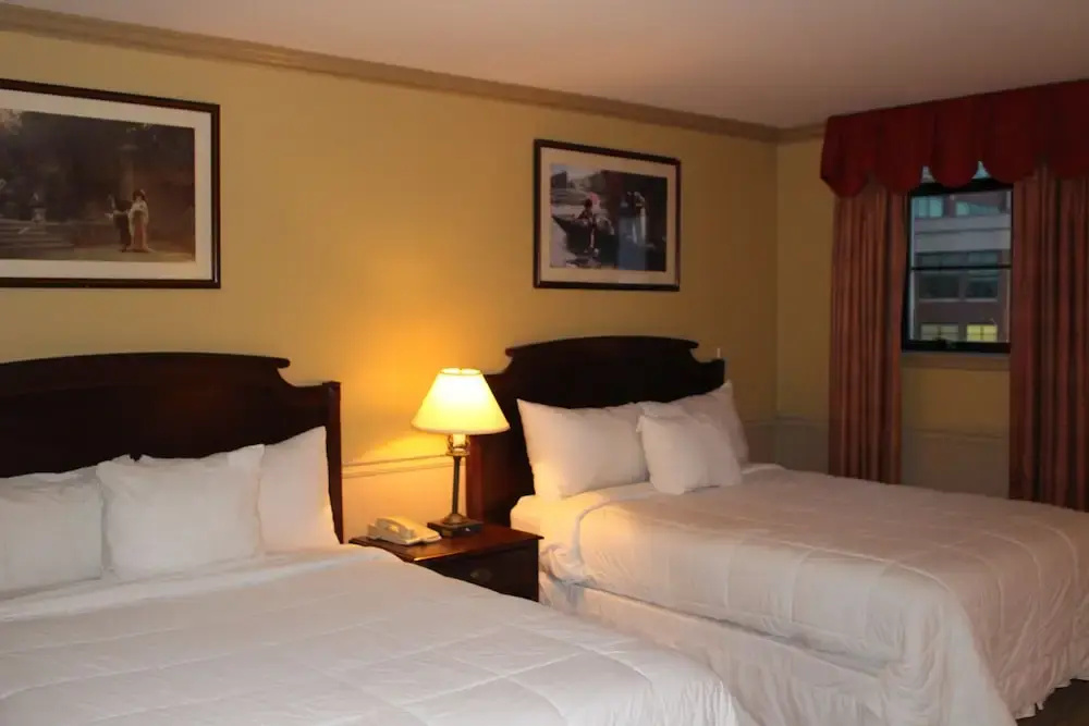Roberts Riverwalk Hotel Detroit