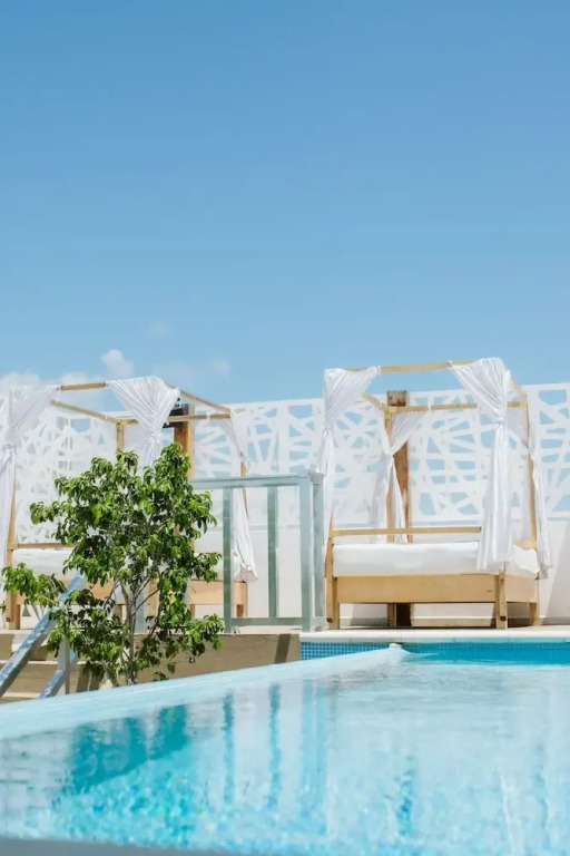 Level luxury condos