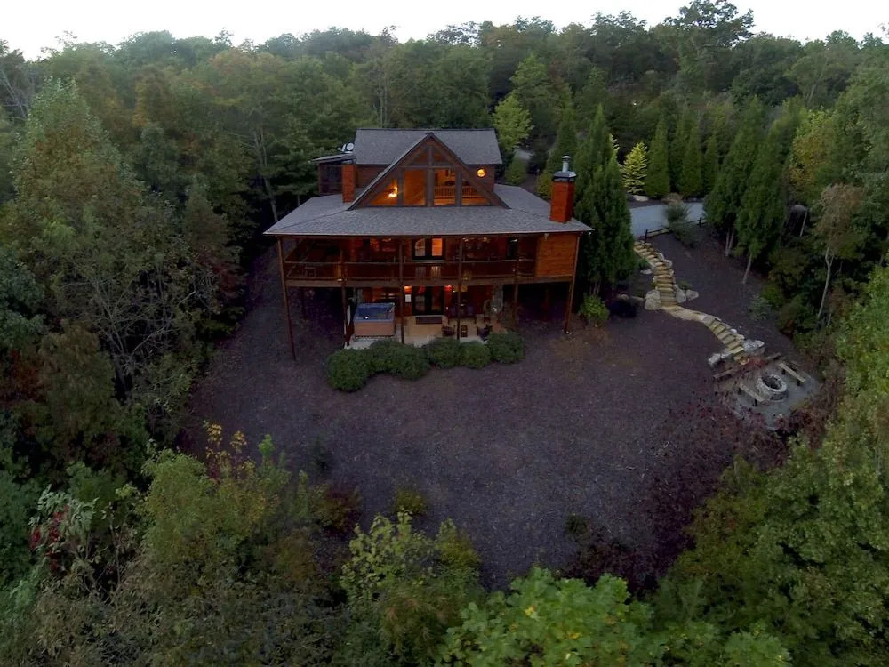 Aska Adventure Lodge by Escape to Blue Ridge