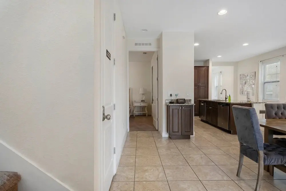 331-8-pc-perfectly Furnished With Games and Movie