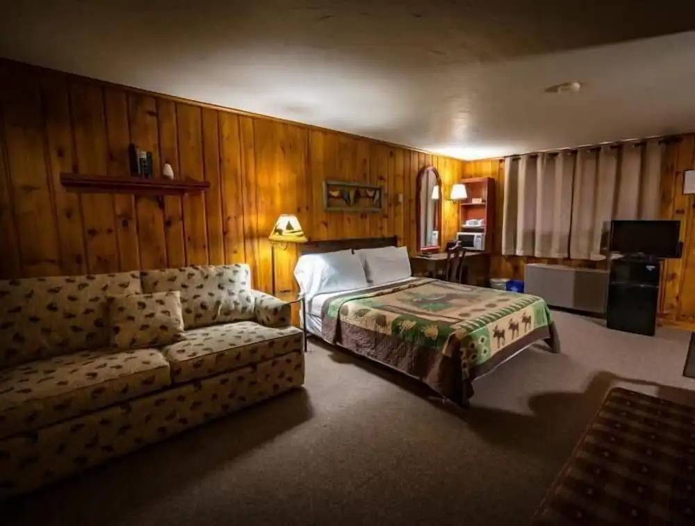 Riverside Motel