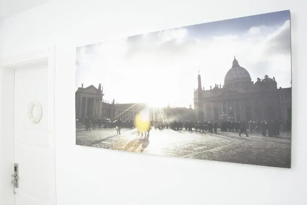 Gens Claudia, Vatican Luxury Apartments