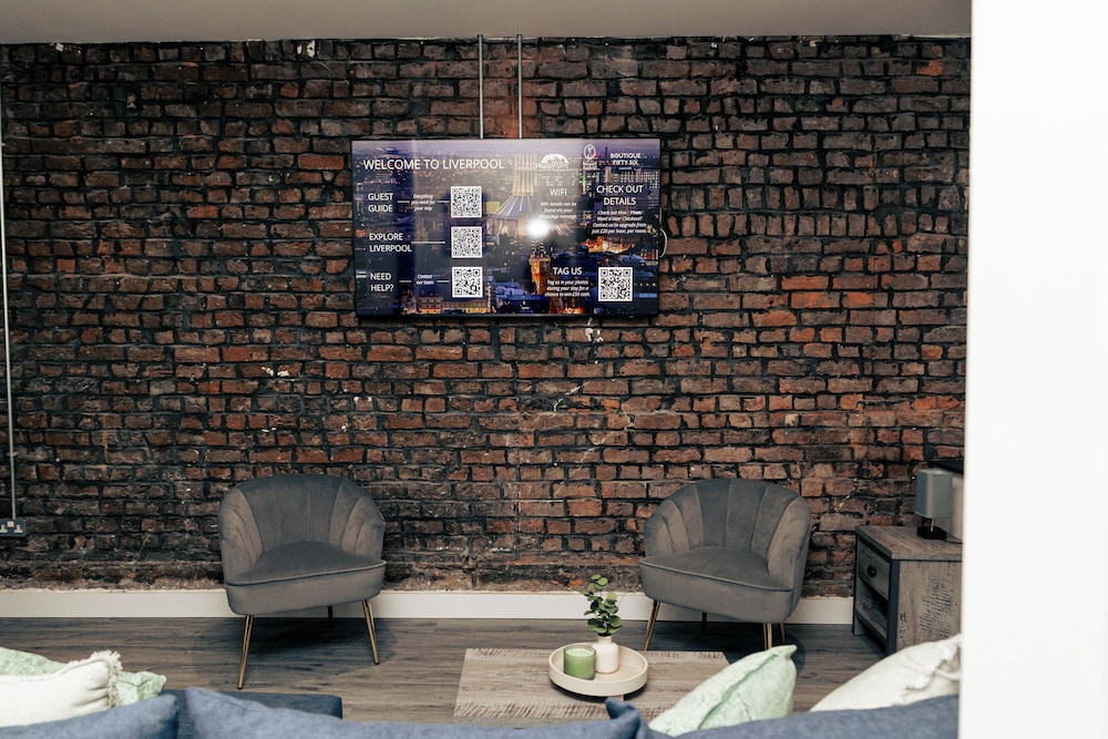 Cumberland Street Apartments by Happy Days