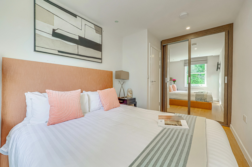Gloucester Road Apartments by DMONTRIO