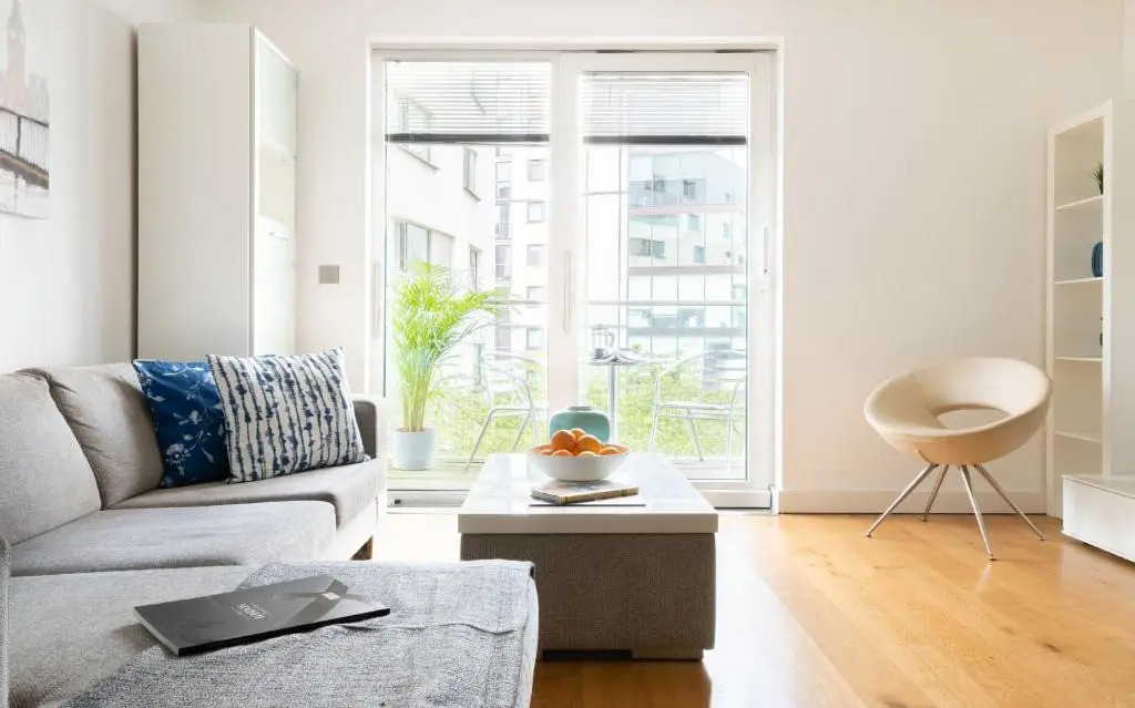 Luxury 3 Bed Next Victoria Station