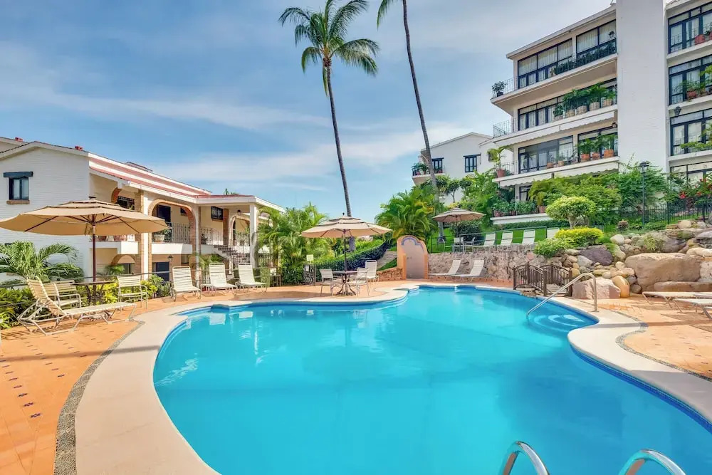 Resort Condo w/ Pool Access & Pacific Ocean Views
