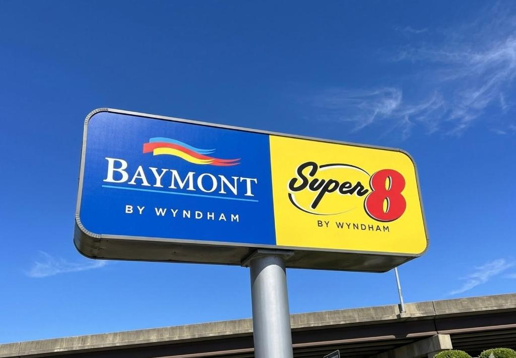 Super 8 By Wyndham Nacogdoches Near University