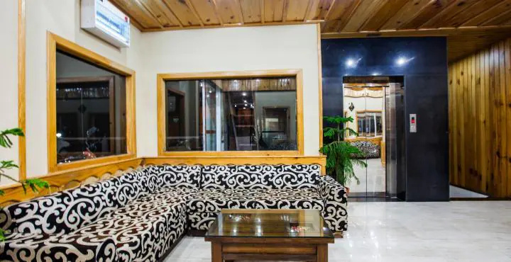 Hotel Basera