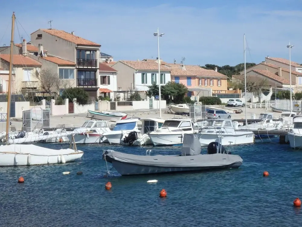House With 2 Bedrooms in Martigues, With Pool Access, Enclosed Garden