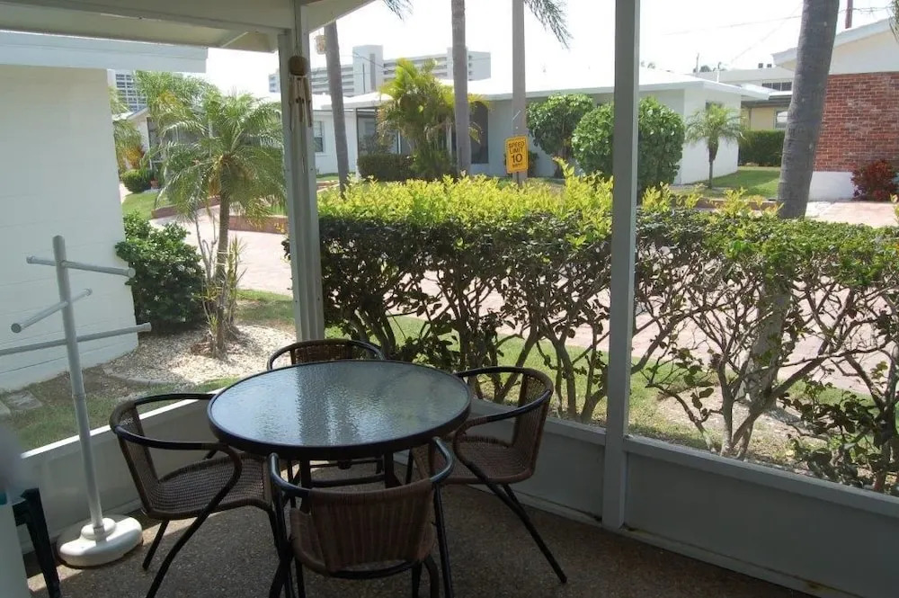 Aloha Kai Unit 63 1 Bedroom 1 Bathroom Apts