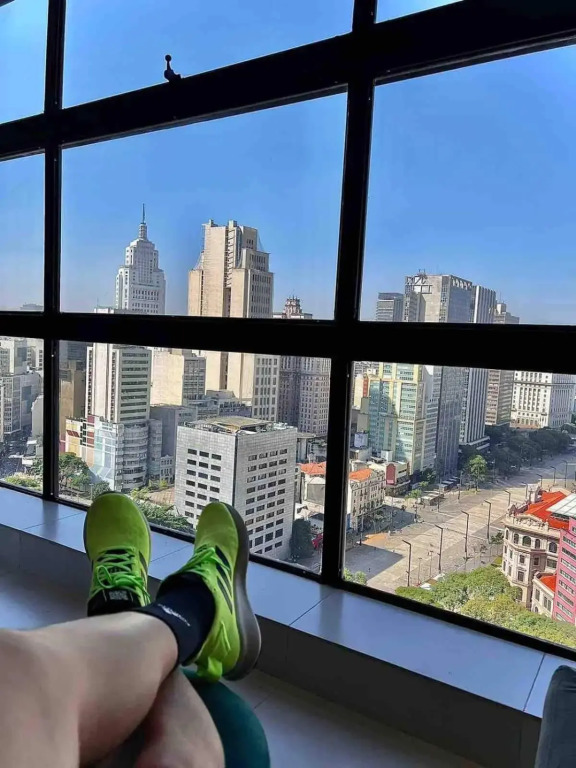 VISTA INCRÍVEL no 33 ANDAR no prédio mais alto de SP