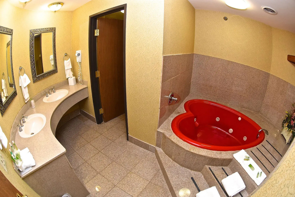 Holiday Inn Express Hotel & Suites Fenton/I-44 by IHG