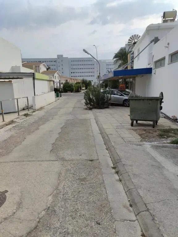 Nissi avenue studio