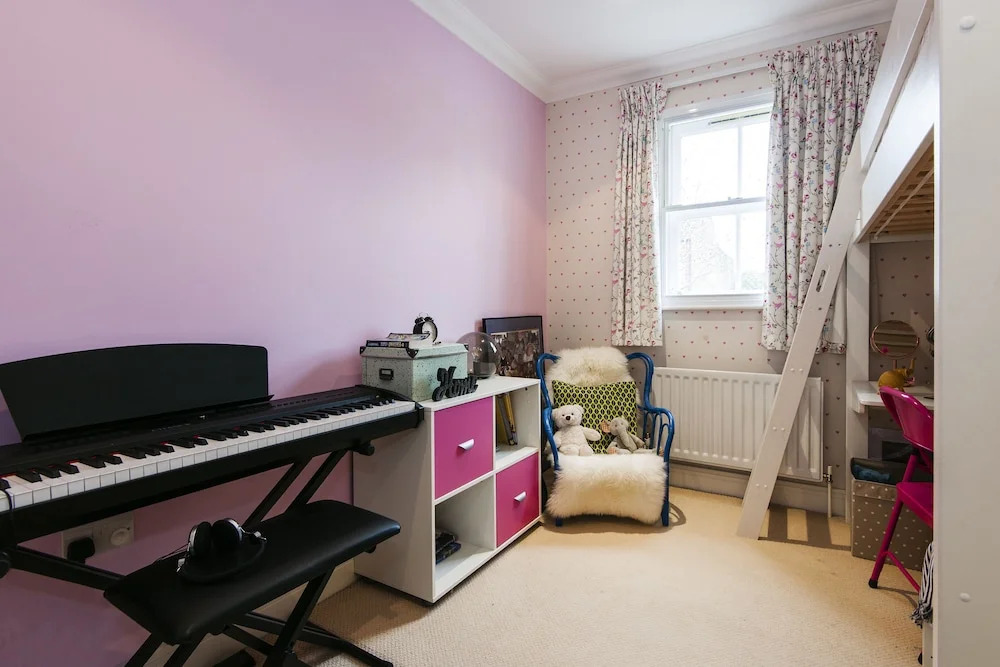 Lovely Putney Home by the Thames