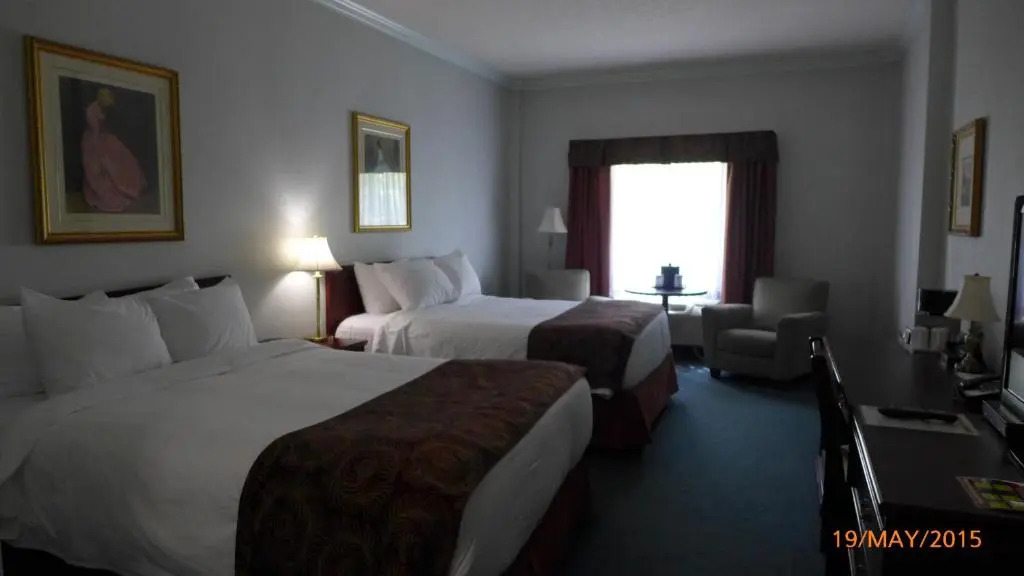 The Bridgeport Inn