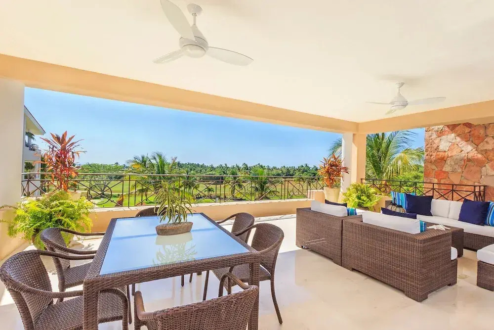 Amazing 4 Bedroom Condo