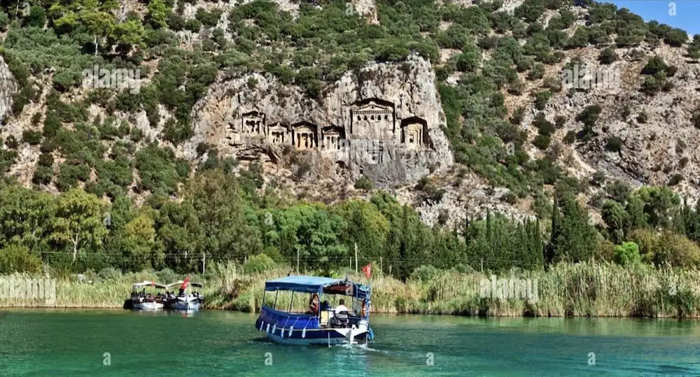 Stylish Ground Floor 3-bed Apartment in Dalyan