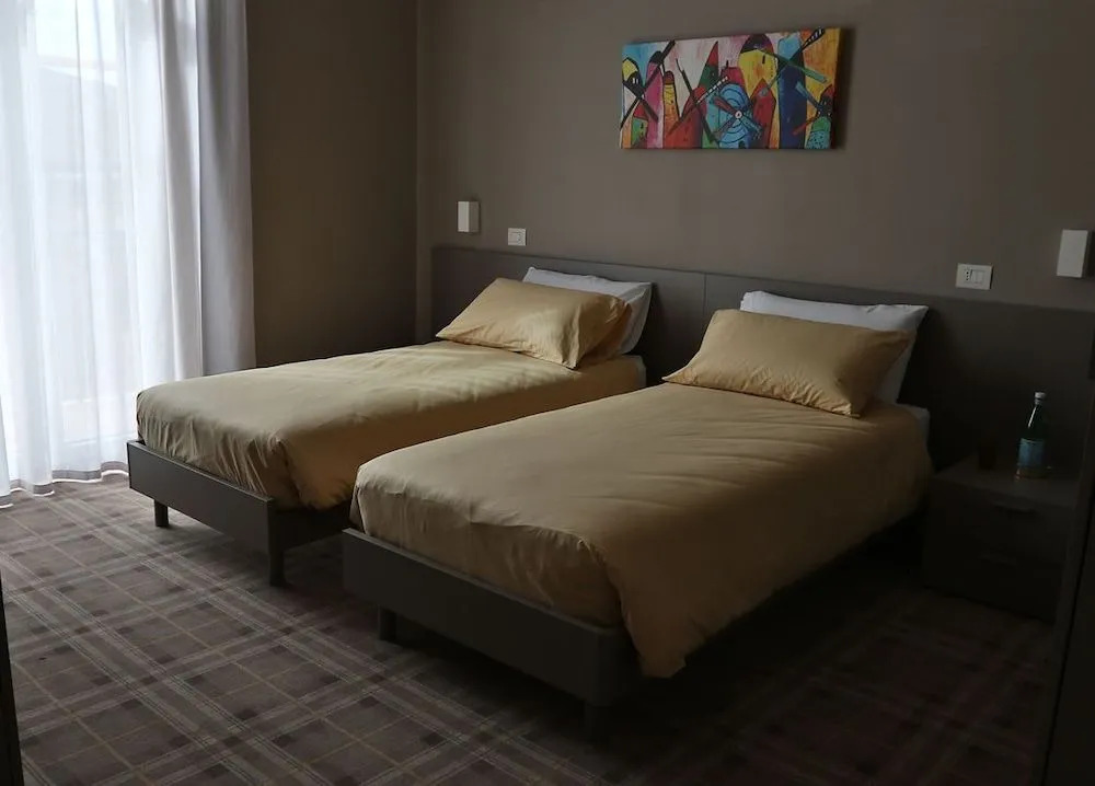 Piazza Italia  -  Rooms  for Rent