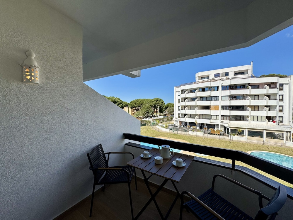 Vilamoura Summer Villa 2 With Pool by Homing