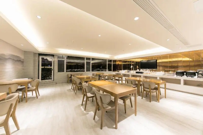 Ji Hotel Xinchang dafosi