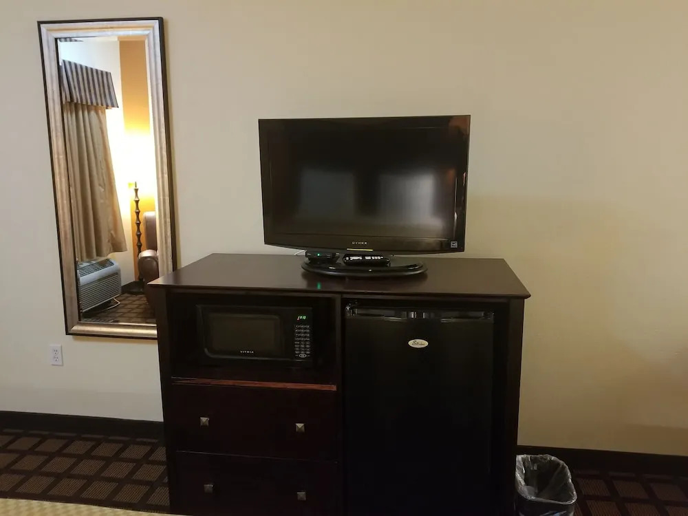 Executive Inn and Suites