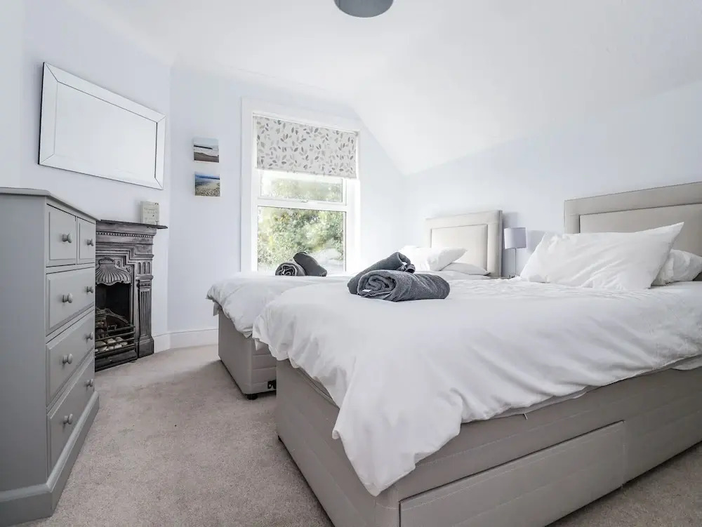 49 Ulwell Road