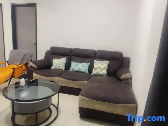 Newly renovated 3 bedroom unit near Kepong MRT station