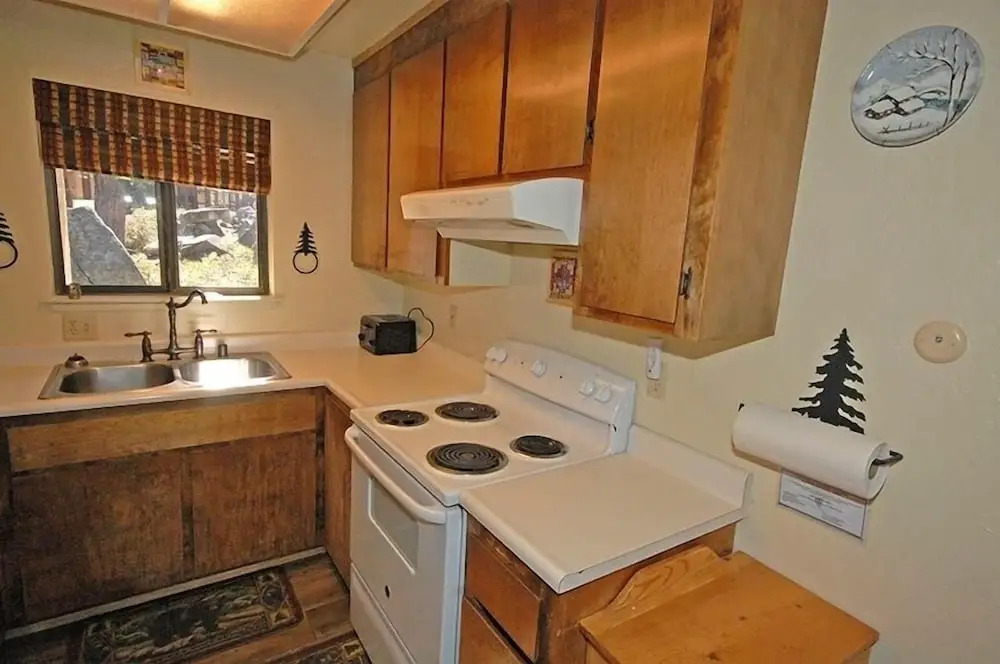 3411 Pine Hill Road 3 Bedroom Home by RedAwning