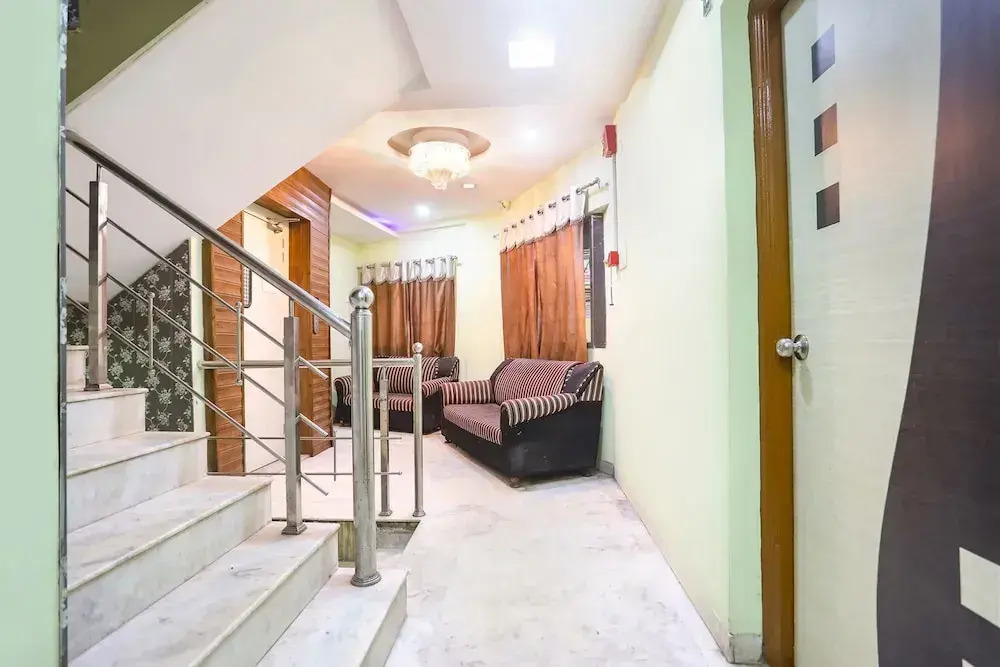 Fabhotel Tara Deluxe