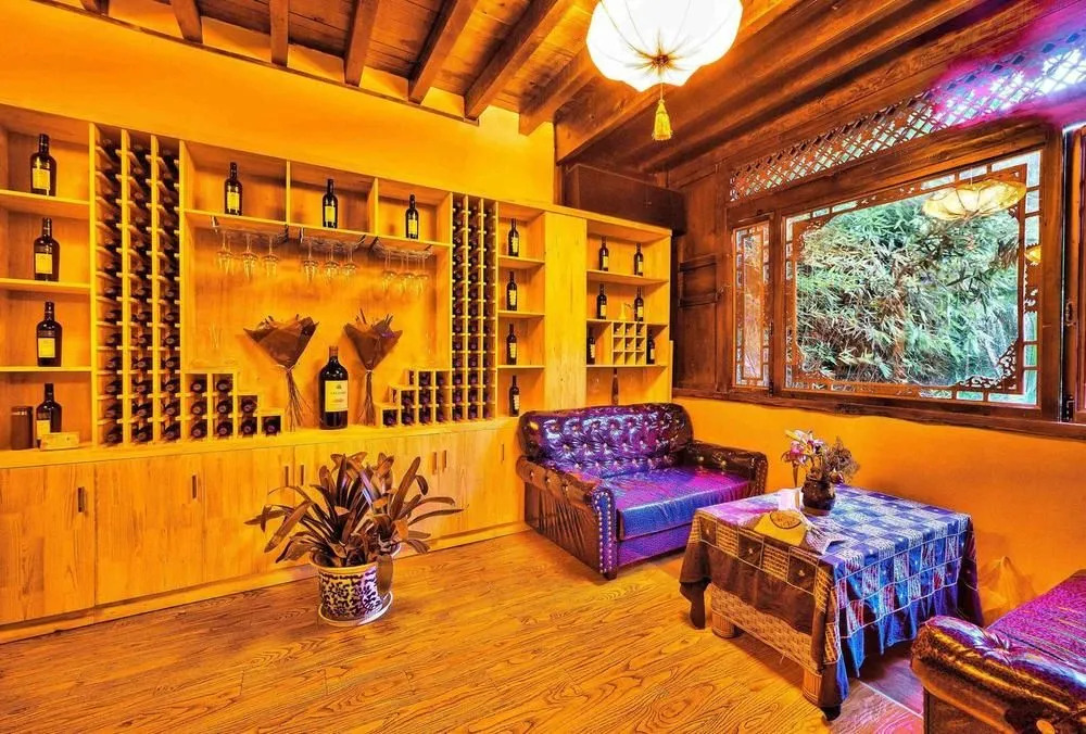 Donghe Inn