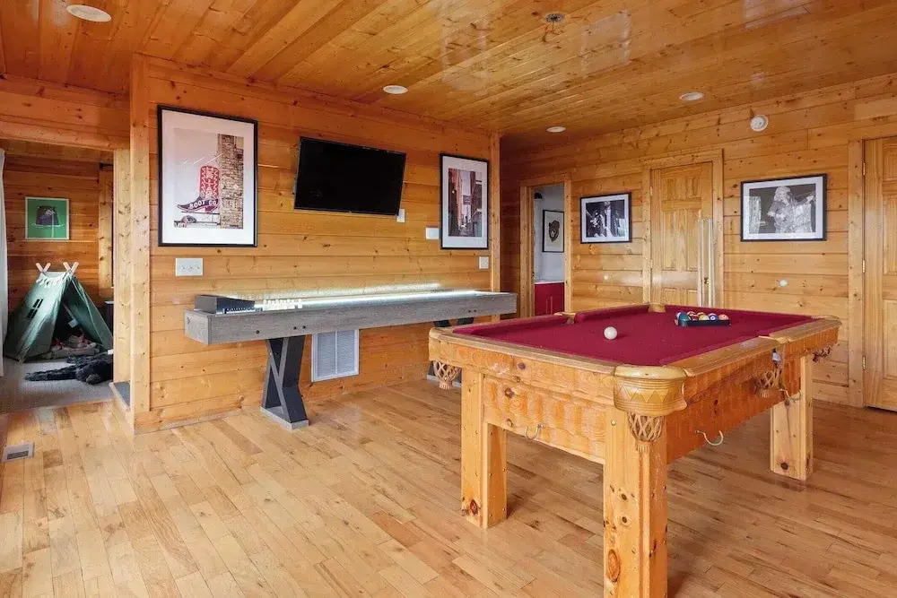 Bears Den Way by Avantstay Private Golf Sim, Firepit & Mountain Views Near Dollywood
