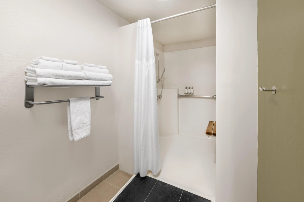 Garner Hotel Butte by IHG
