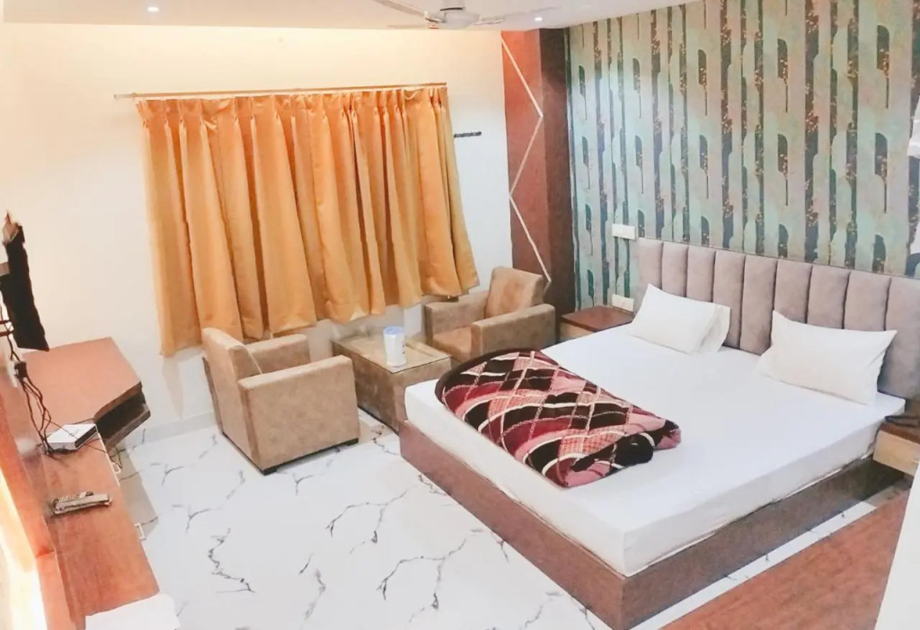 Rbs Hotel & Restaurant