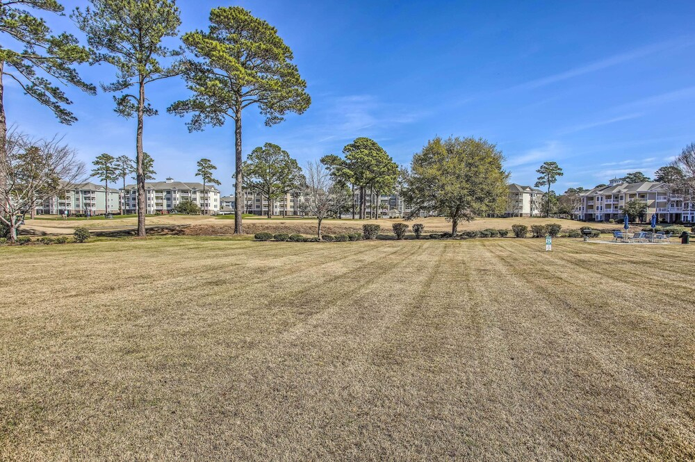 Screened-in Patio: Myrtle Beach Golf Condo