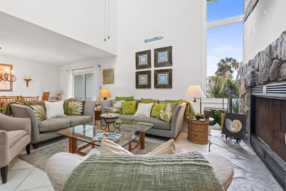 Shoreline Towers T/h 10 3 Bedroom Condo