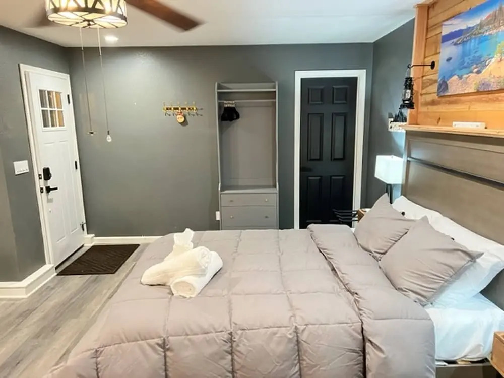 Tahoe Studio Spa With Hot Tub and Sauna