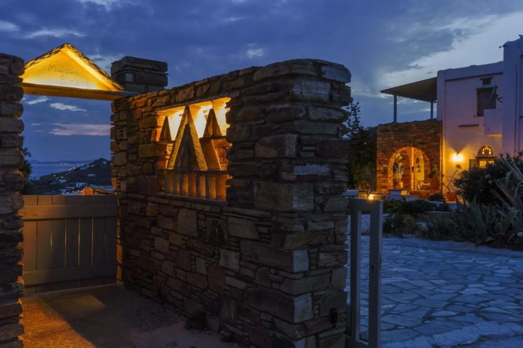 Maison Simone with private heated infinity pool & spectacular sea view