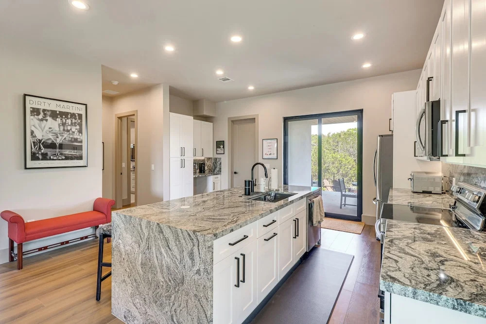 Walk to Lake Travis & Parks! Resort-style Getaway