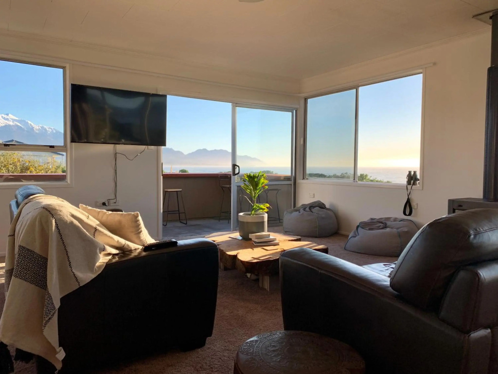 Ocean & Mountain Views - Relax & Enjoy
