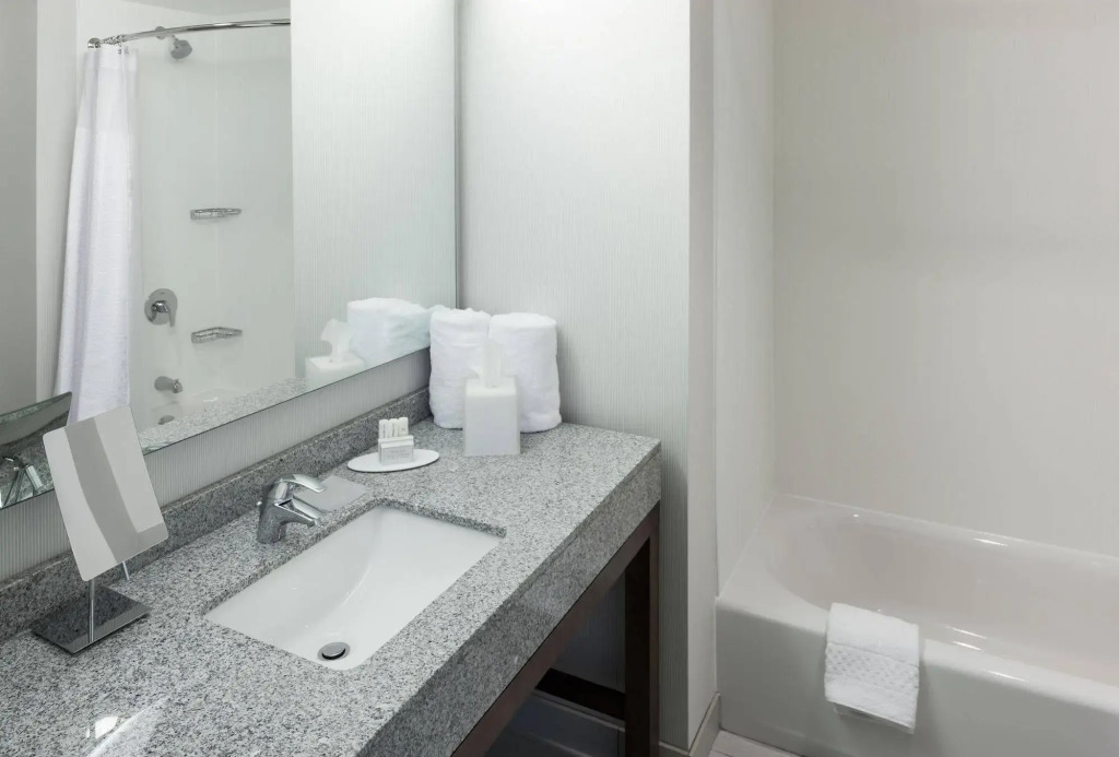 Courtyard by Marriott Richmond Downtown