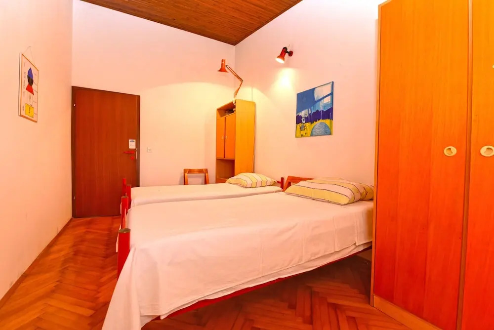 Apartment 1560