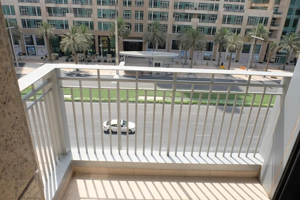 Spotlight - Ease by Emaar - Studio