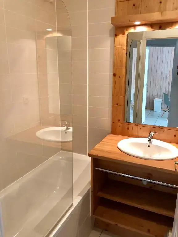 Appartement 4 personnes Les Orres 1800 au pied des pistes